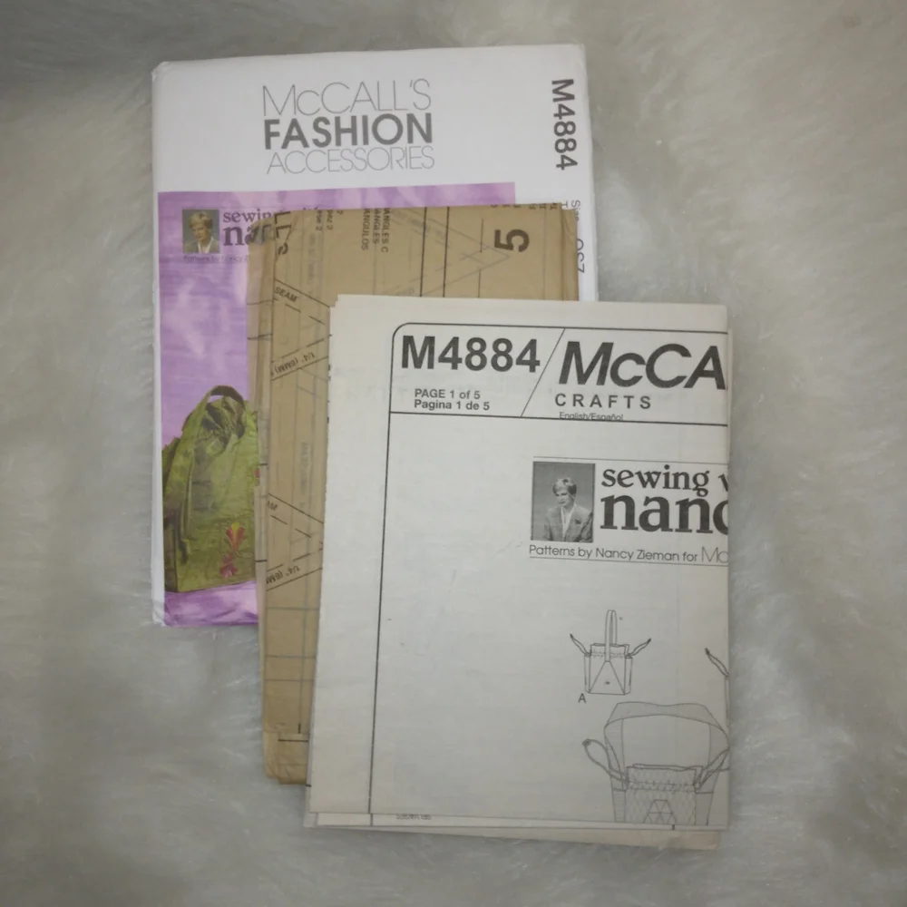 MCCALL'S M4884 Drawstring bags in 3 sized designed by Nancy Zieman new & uncut